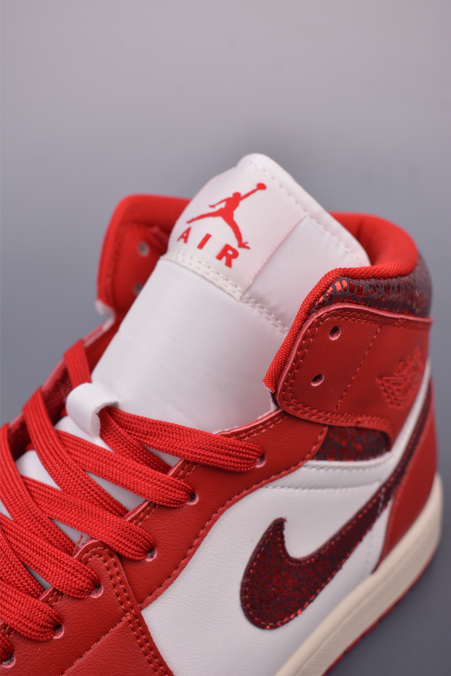 Air Jordan 1 Mid Red Burst HJ9337-106