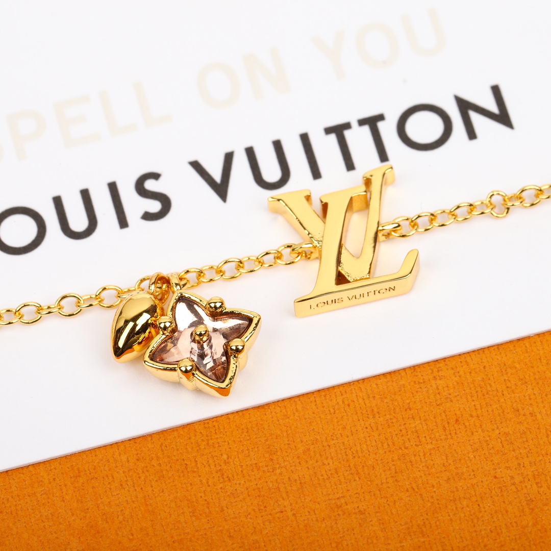 Louis Vuitton Pink Diamond Four-Leaf Clover Bracelet