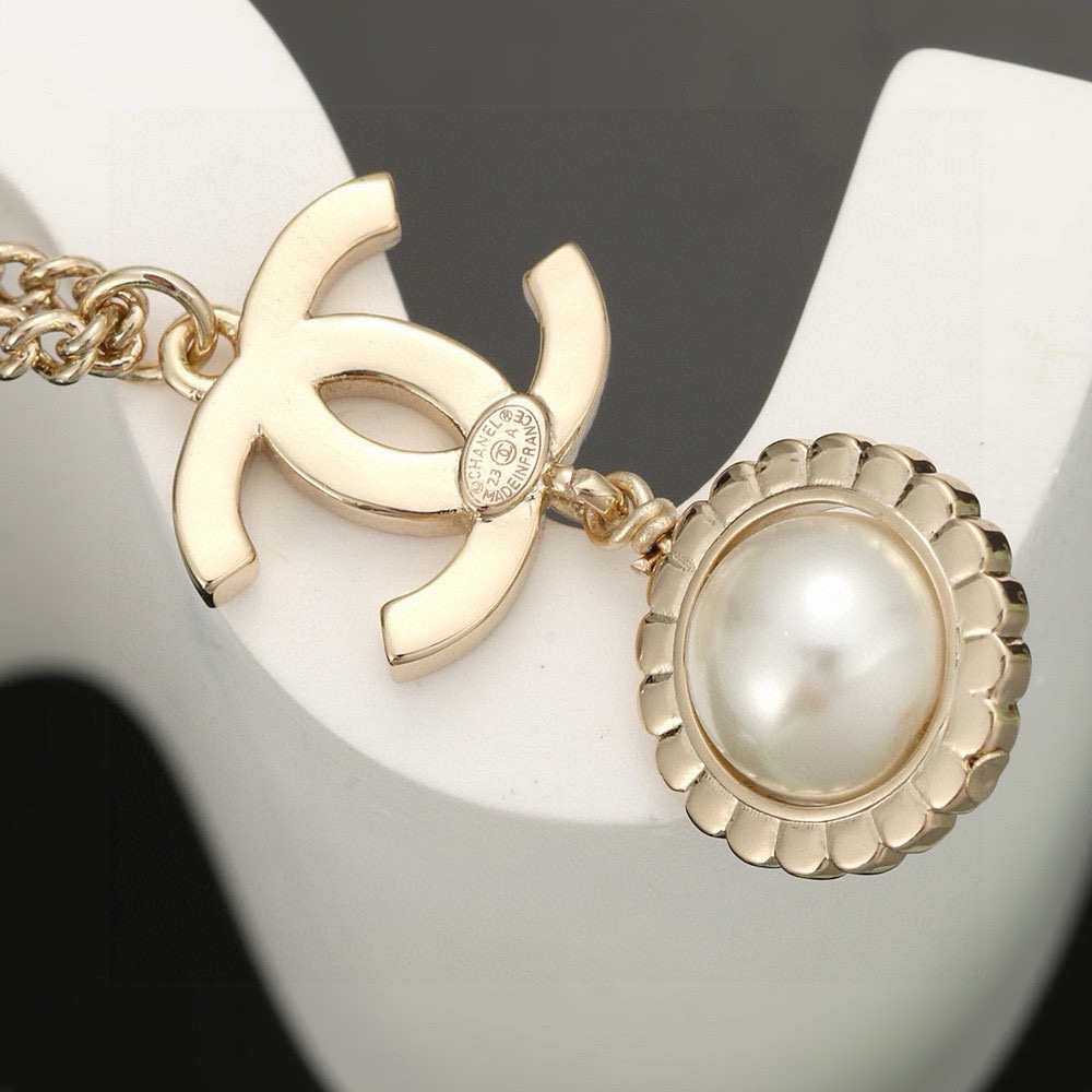Chanel pearl and diamond necklace