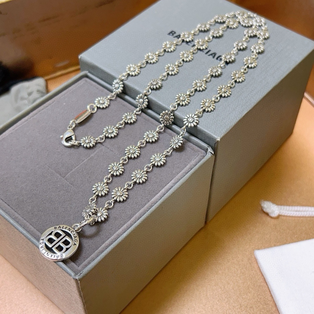 Balenciaga BB Chrysanthemum Vintage Necklace