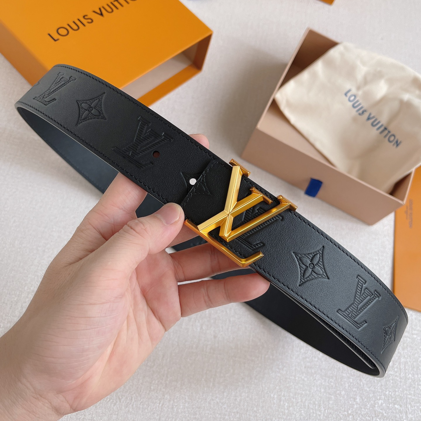 Louis Vuitton embossed double-sided calfskin men's belt 4CM wide