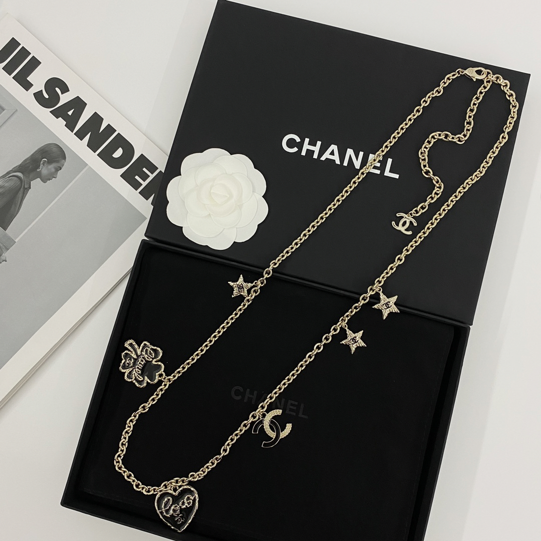 CHAN 24 Enamel Four-Leaf Clover Heart Multi-Element Long Necklace