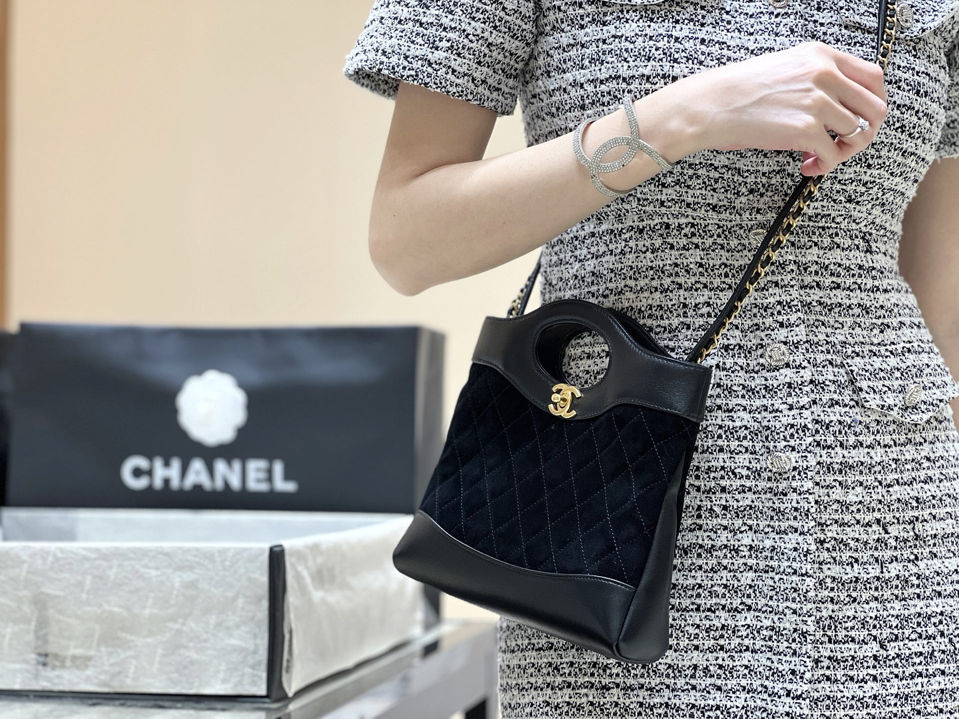 Chanel 25P Spring/Summer Preview Collection mini 31 suede Bag AS4133 00128