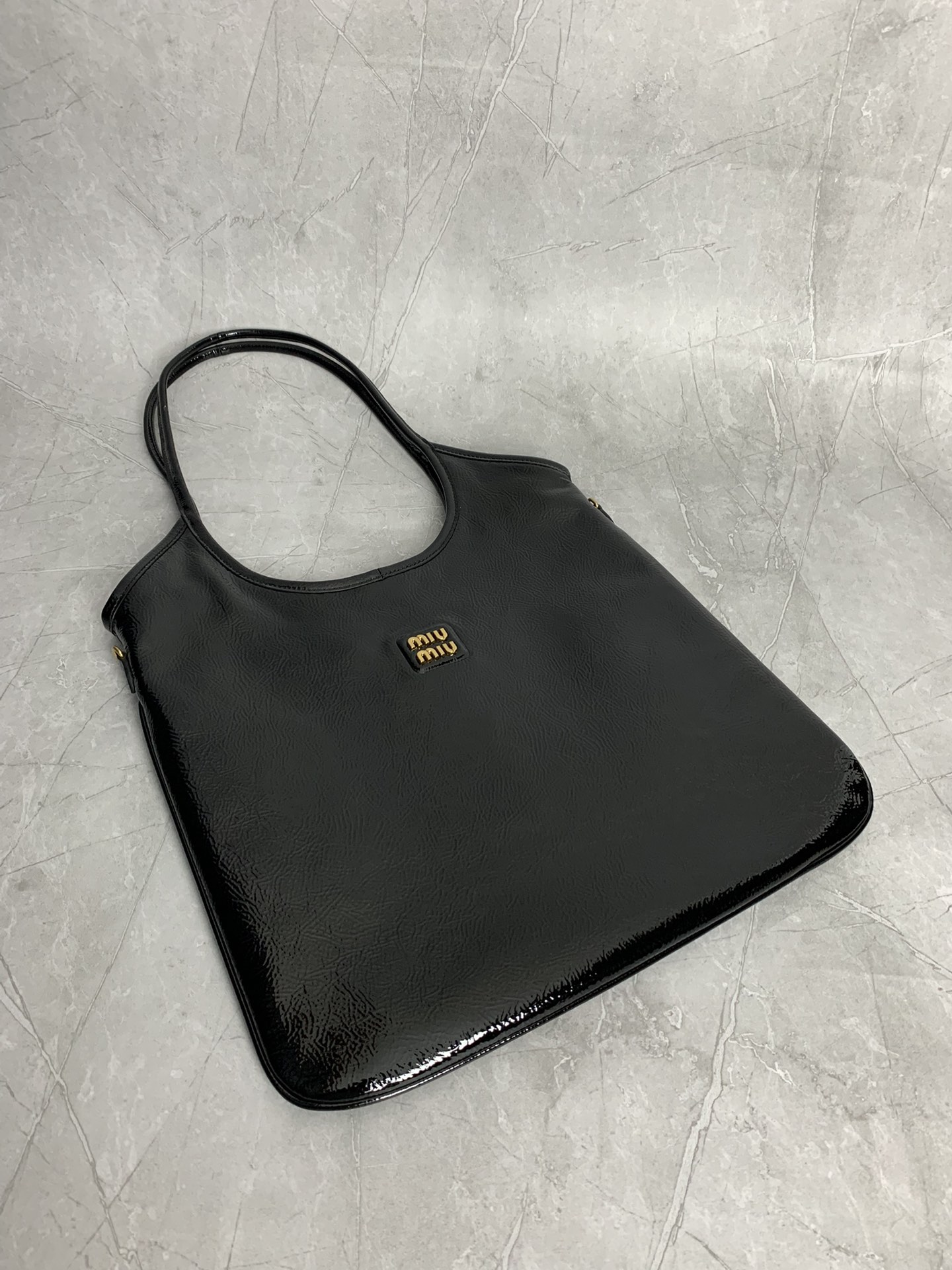 Miu Miu hobo tote 5BG231