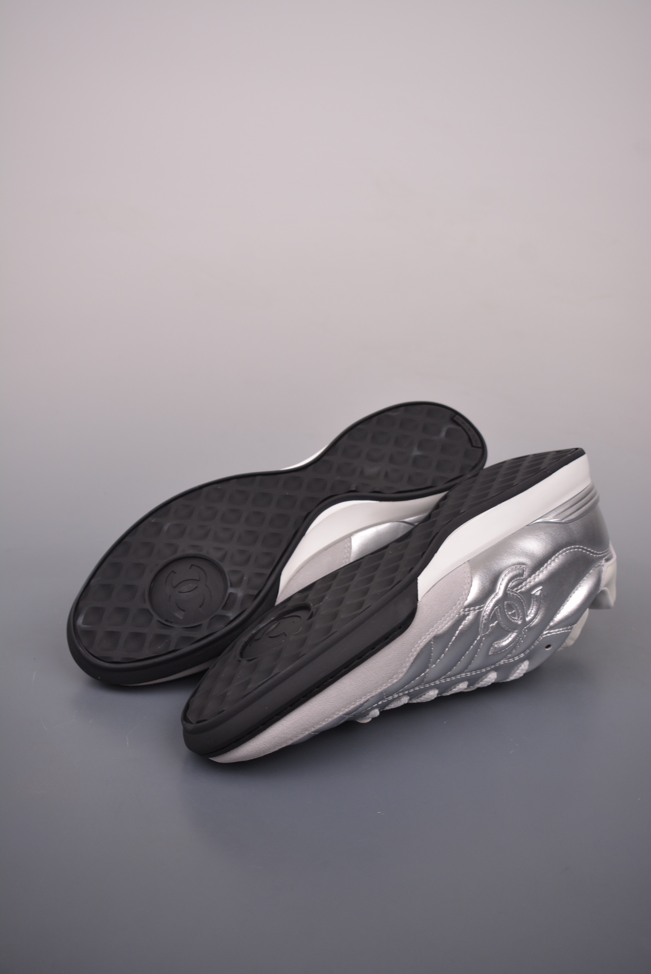 Chanel A23 CC Quilted Trainers Sneaker Silver