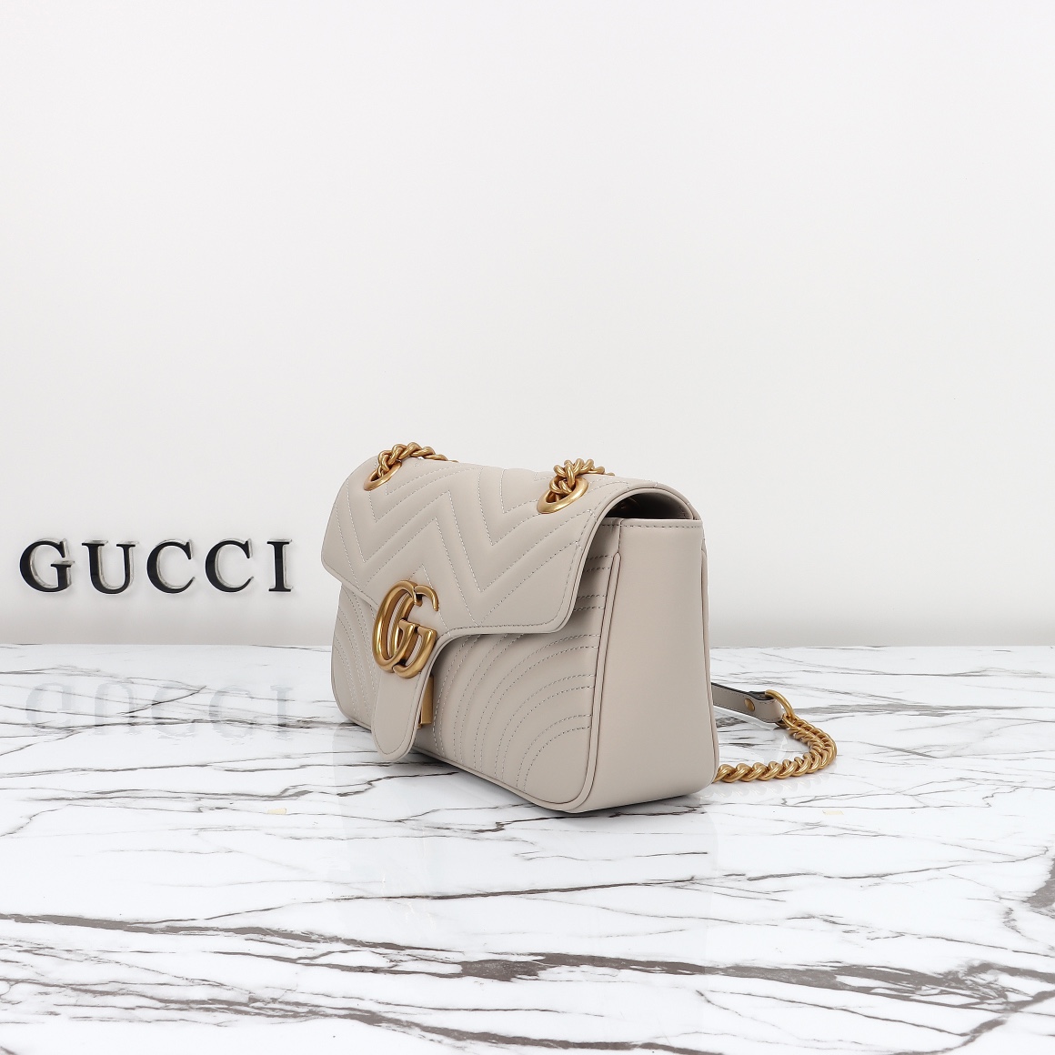 Gucci GG Marmont medium shoulder bag ‎443497 AABZC 1712