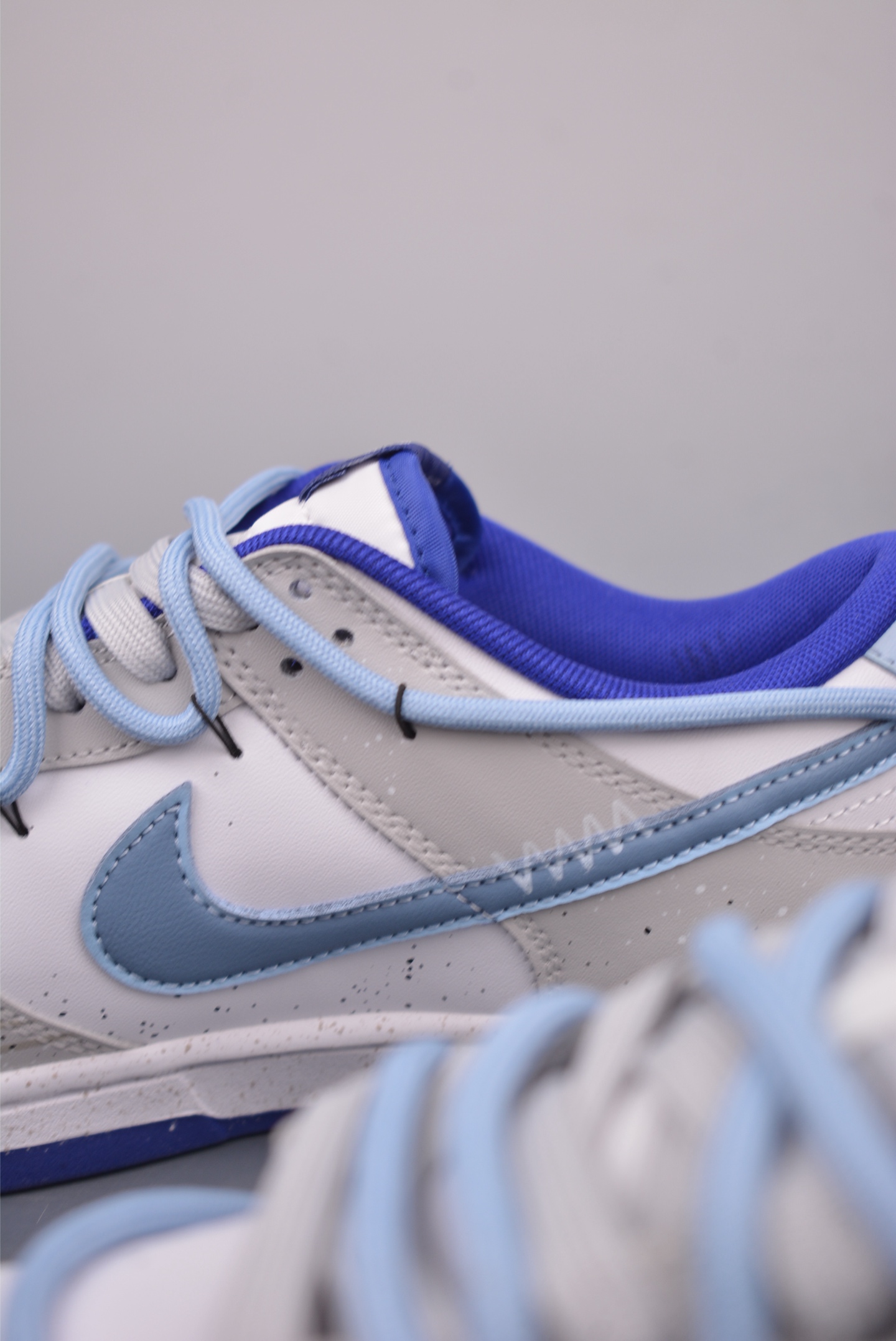 Nike SB Dunk Low Sneakers Ink Dye DV0833-103