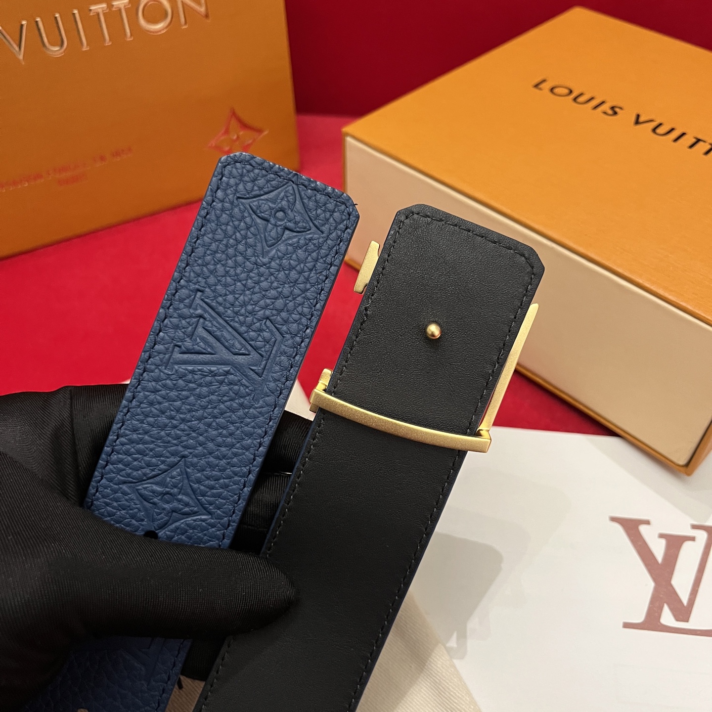 Louis Vuitton Litchi Embossed Cowhide Men's Belt, 4CM Width