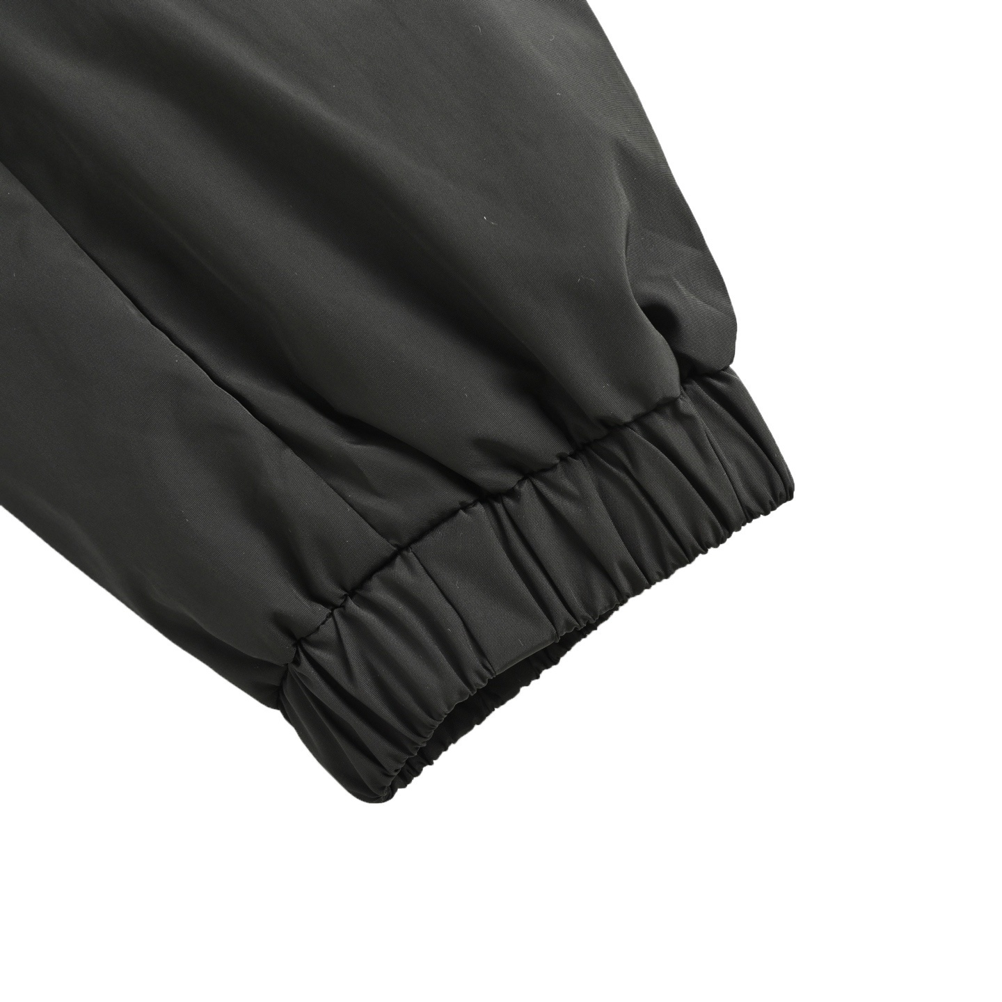 Moncler 25Fw nylon jacket with zipper pockets and sleeves