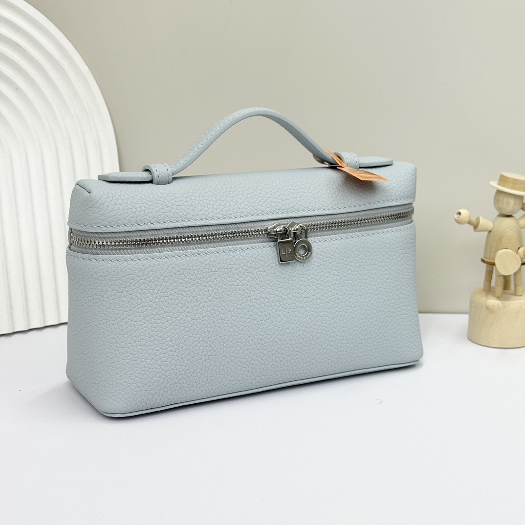 Loro Piana Extra poet L19 Clutch FAI8393