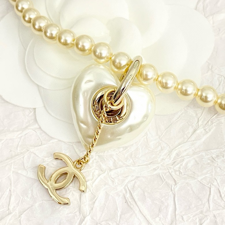 CHAN 24 Milky White Heart Pearl Necklace