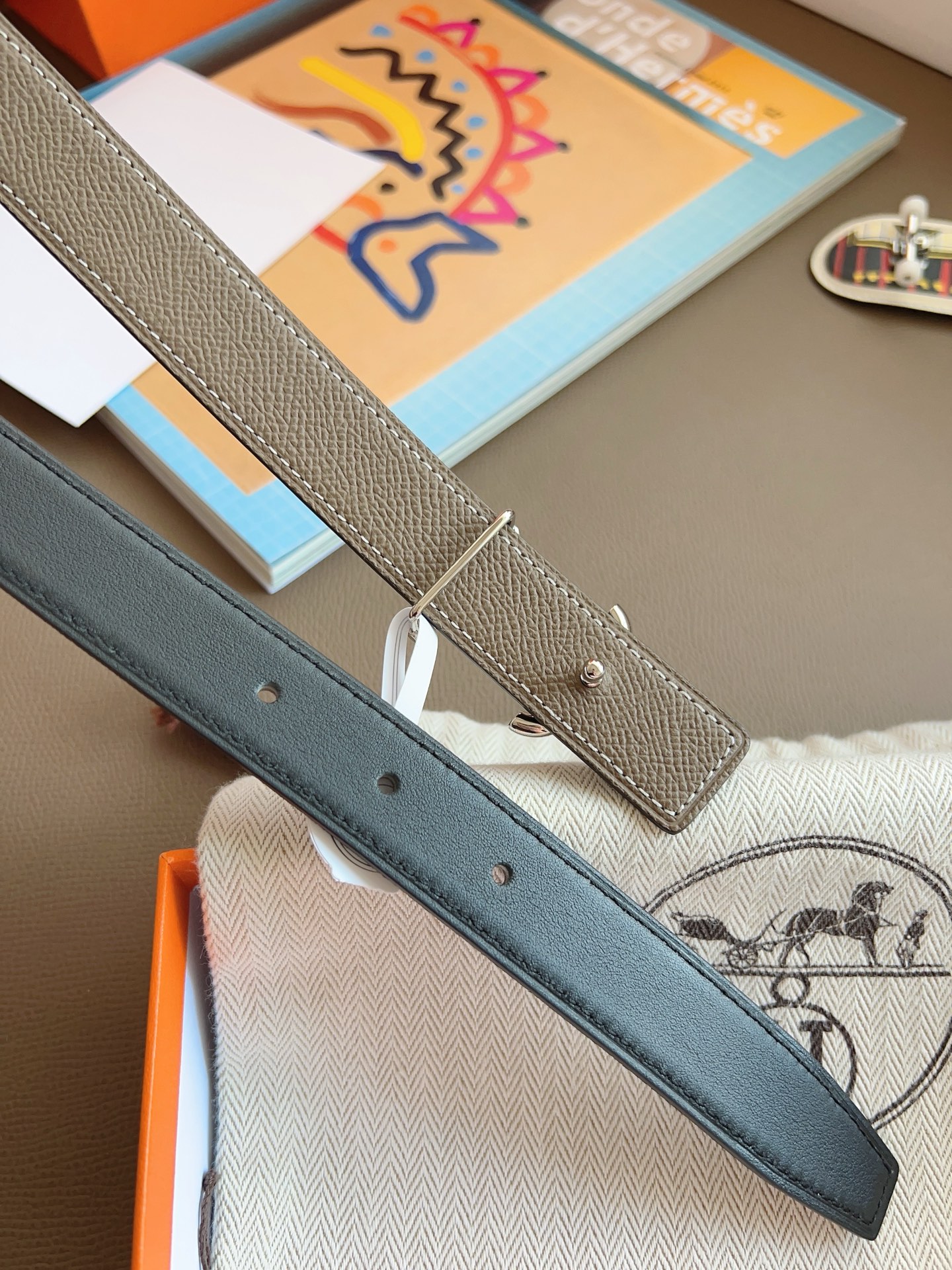 Hermès 2025 New Women's Double-Sided Belt 2.4cm Width