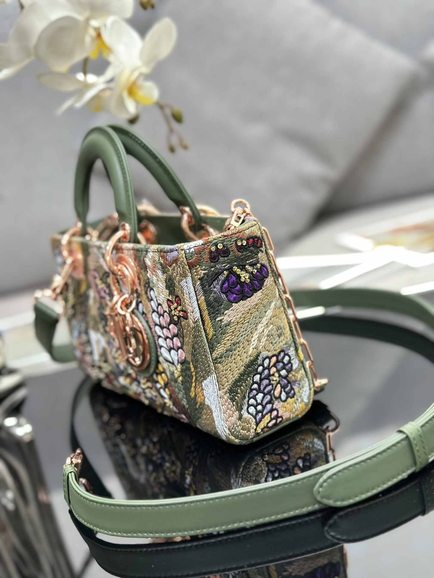Dior Lady D-Joy horizontal embroidered flower beads Lady Diana bag M0540