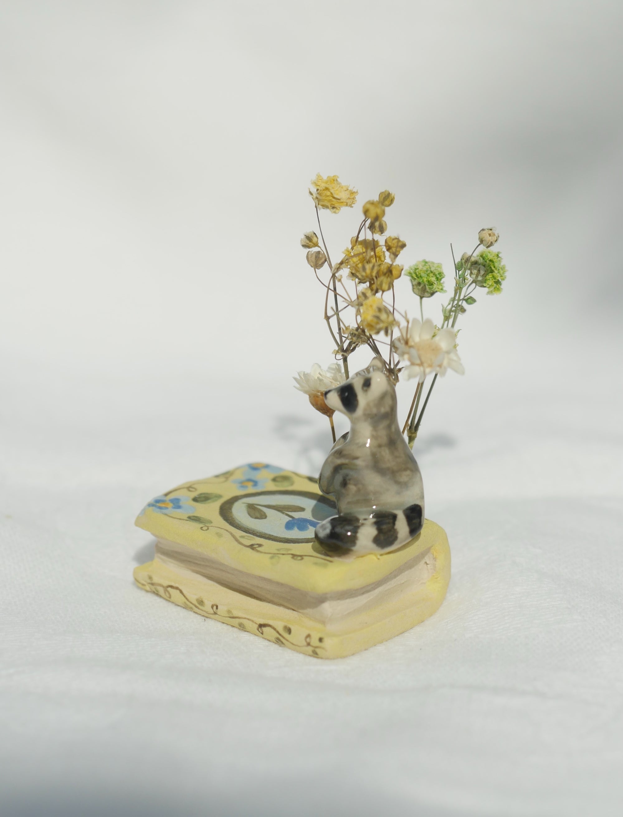🔥ON SALE 59% OFF🔥Animal Book Dried Flower Miniature Sculpture