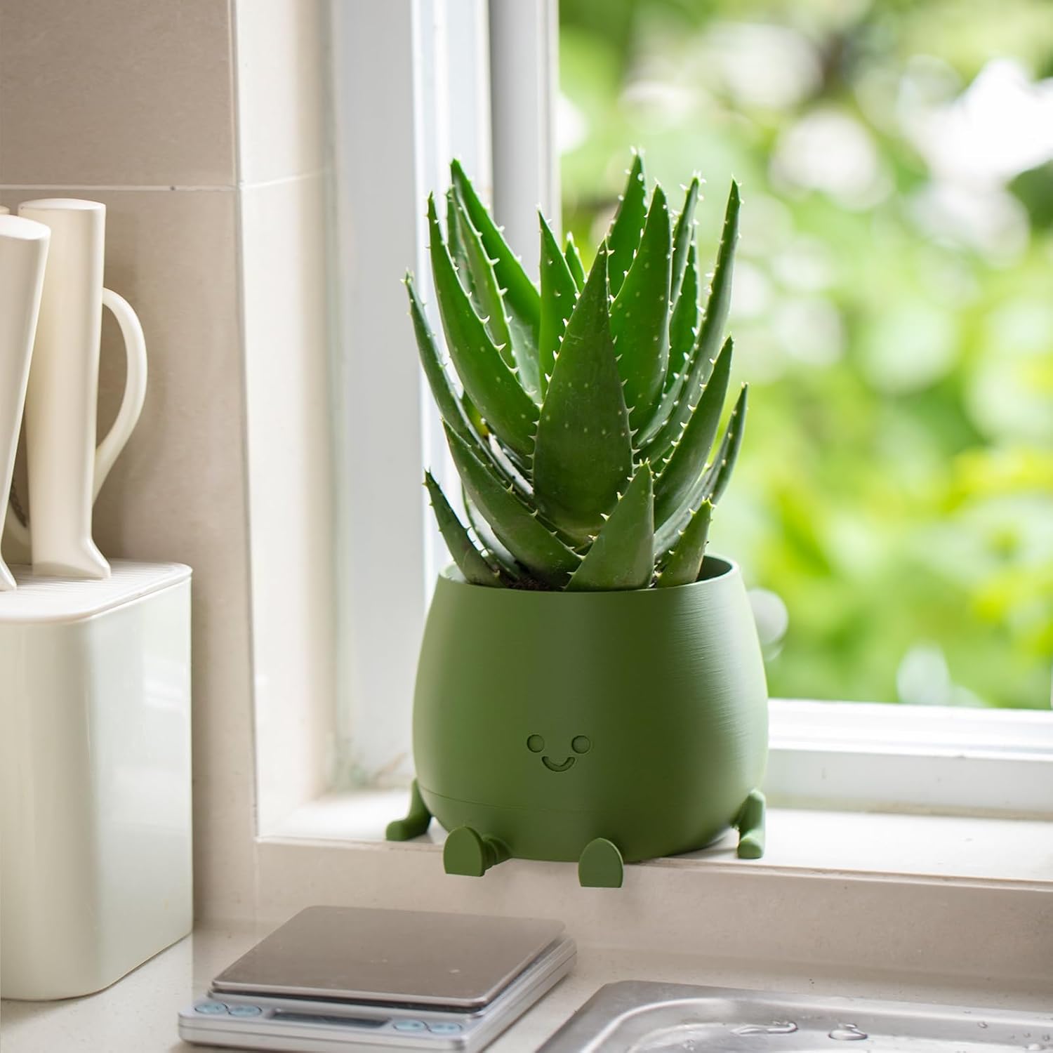 🔥ON SALE ALERT!🔥Happy Face Planter Self Watering Plant Pot with Drainage Holes