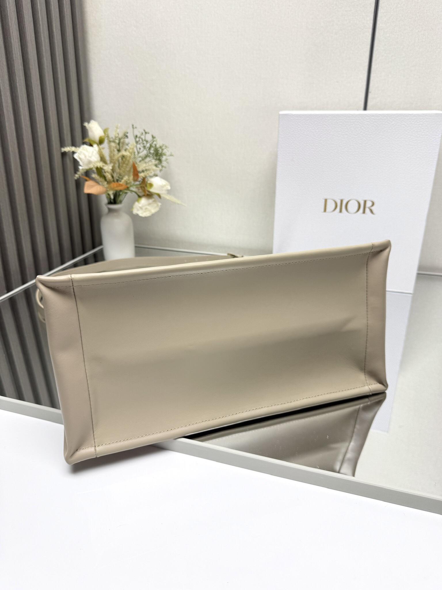Dior BOOK TOTE handbag M1324