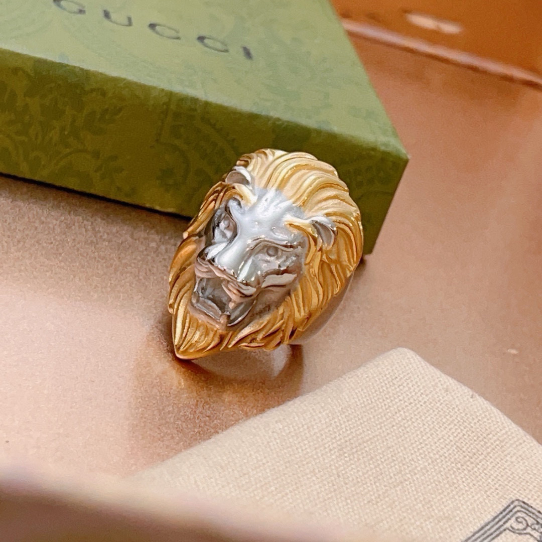 GUCCI Golden Lion Head Ring