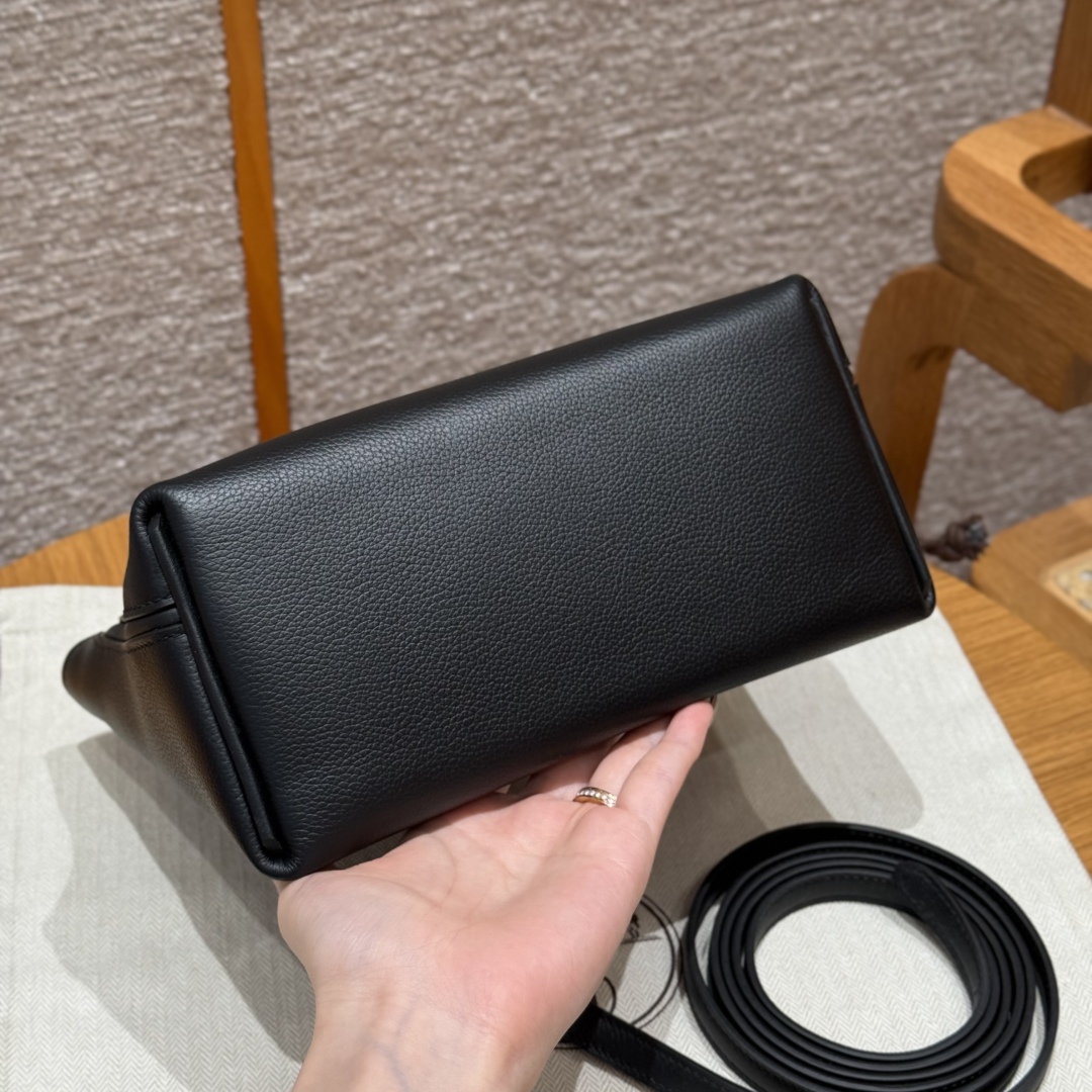 Hermes Kelly2424 89Noir Handbag (Handmade to order)
