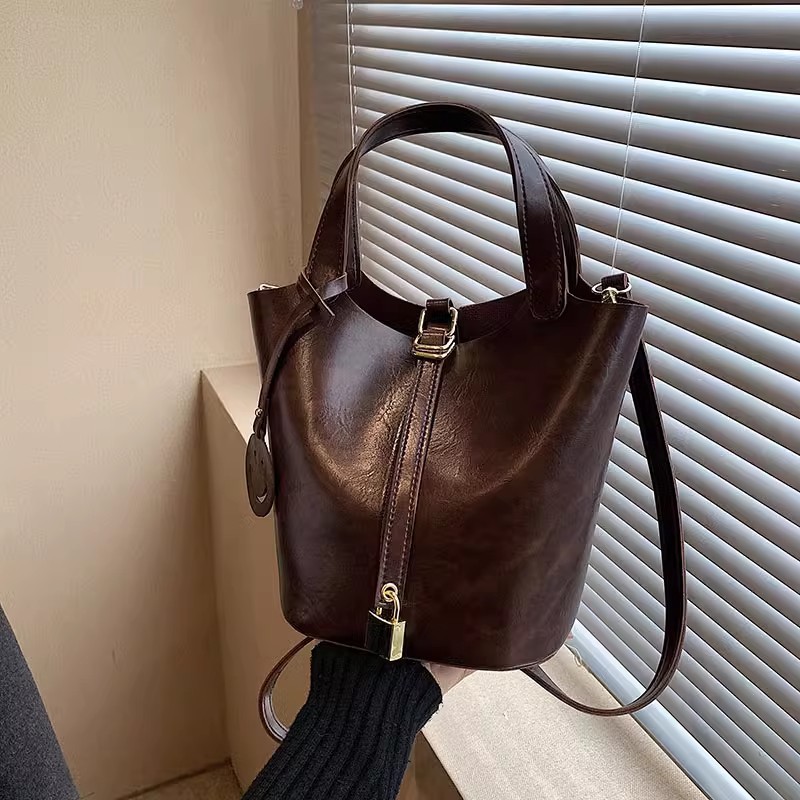 🔥TOP 1 BEST-SELLING BAG - Large Capacity Cowhide Bucket Bag