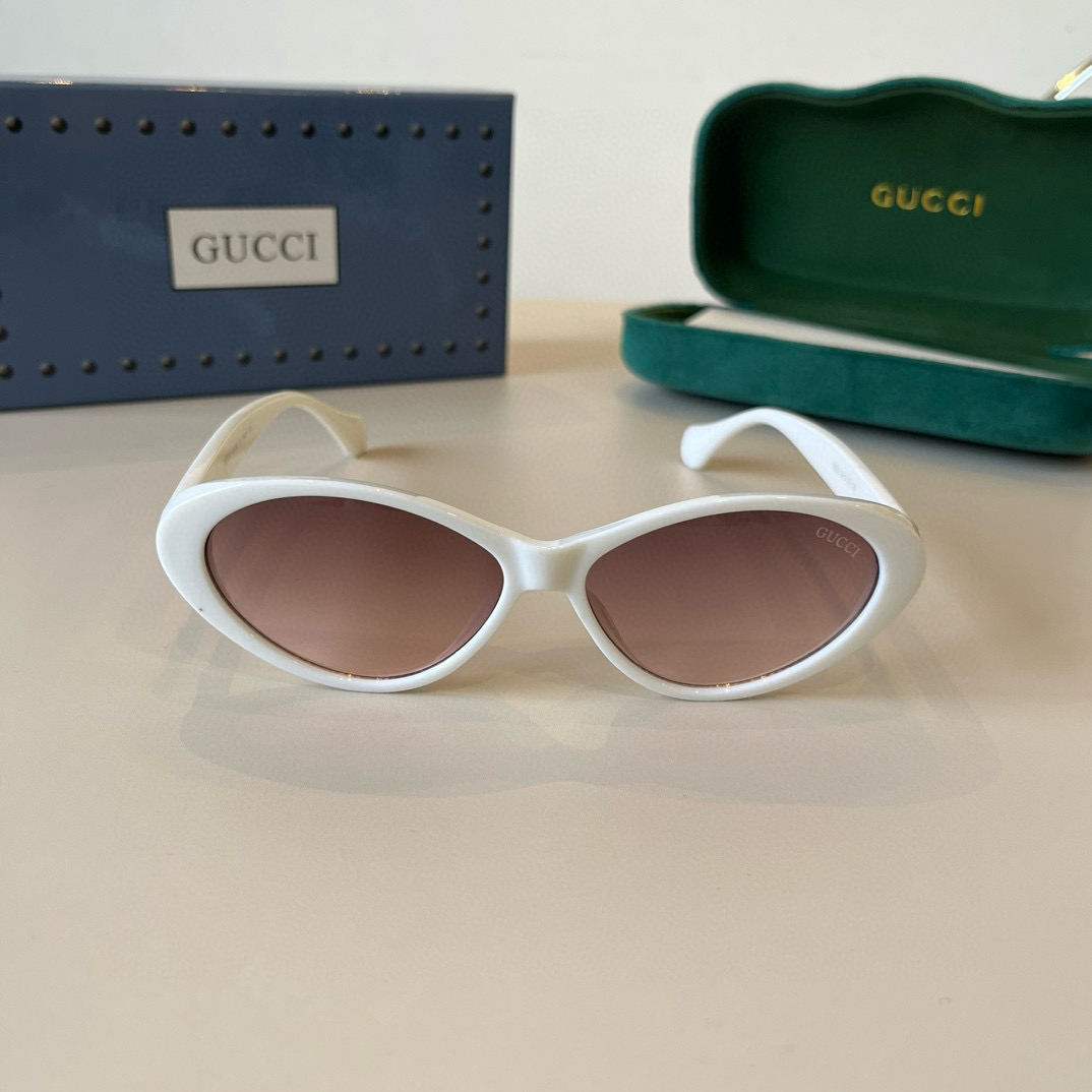 Gucci Round Frame Sunglasses
