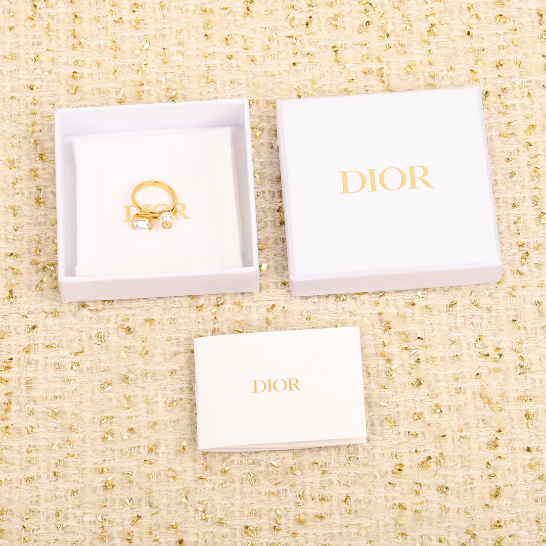 Dior Rock Sugar Square Diamond Pearl Ring