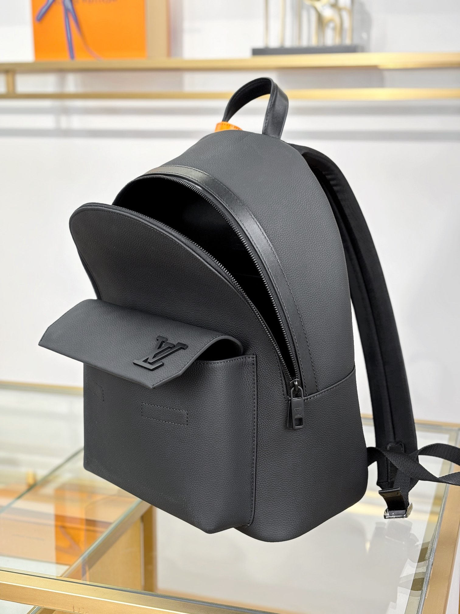 Louis Vuitton TAKEOFF Backpack M57079