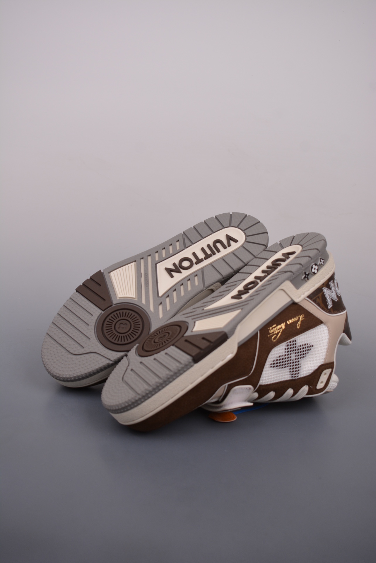 Louis Vuitton Trainer Sneaker Low Dark Brown White Khaki 1AC51G