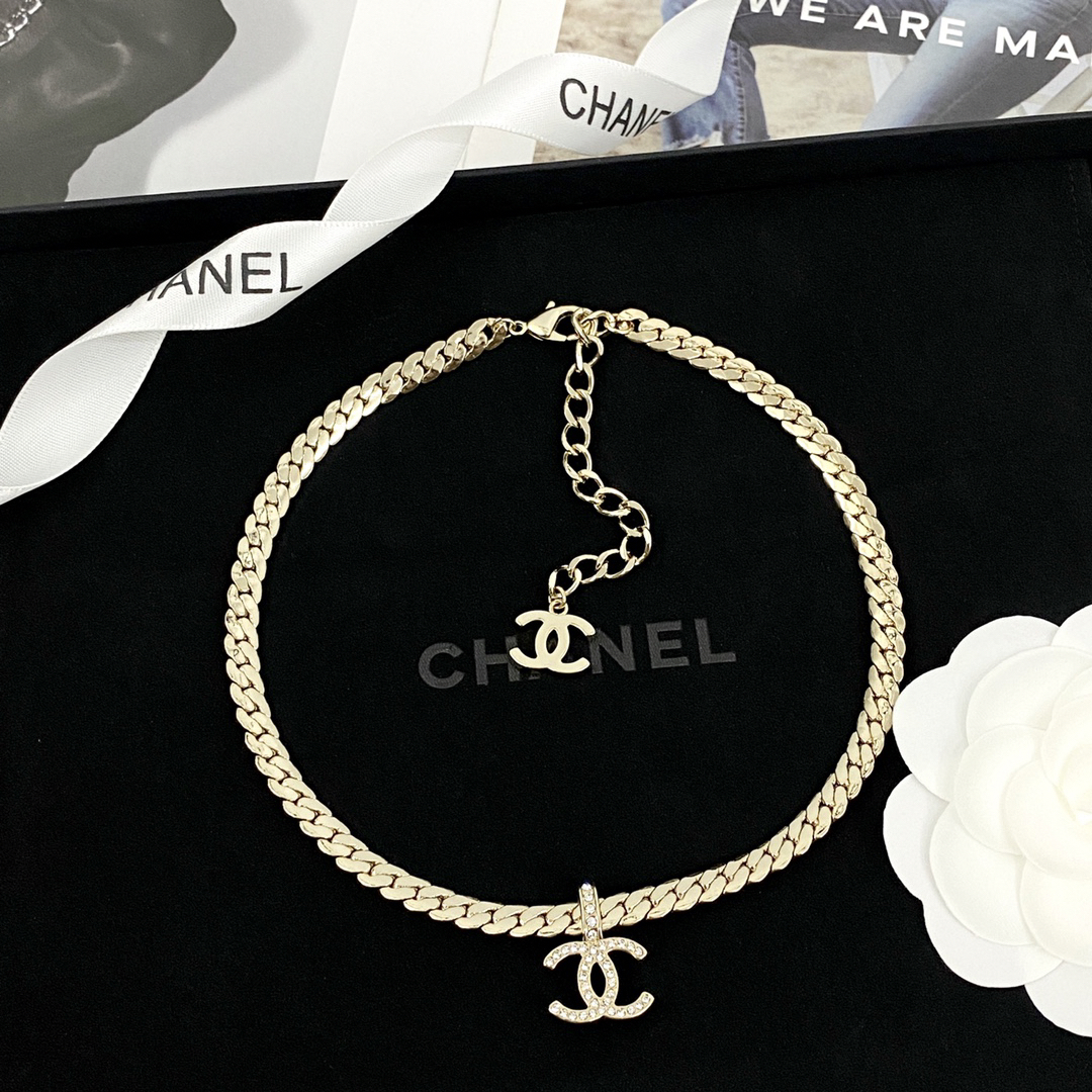 CHAN 24 snake bone double c necklace