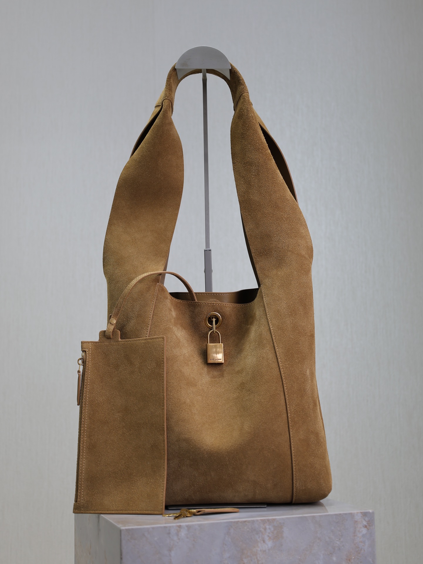 Yves Saint Laurent Hobo Shoulder Bag 773686