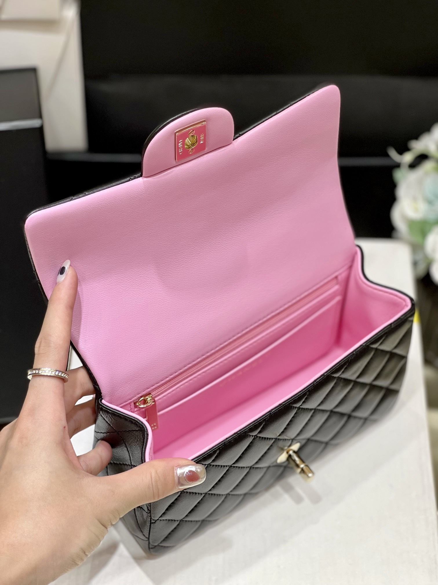 Chanel 24P Spring/Summer Preview Series Limited Edition Pearl Bag AS4384 00138