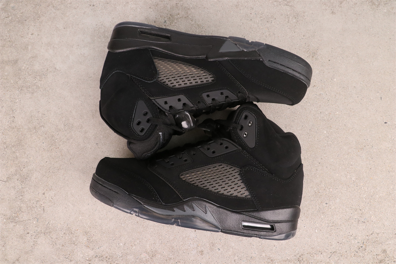 Air Jordan 5 “Black Cat”  FZ2239-001