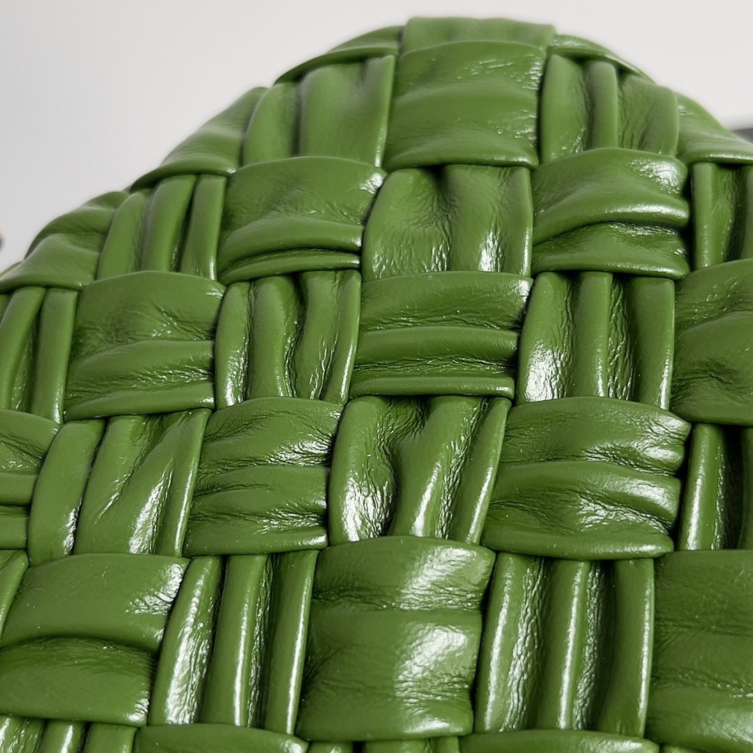 Bottega Veneta Knot woven evening bag 717622