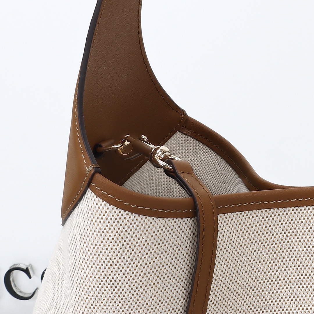 Gucci B large shoulder bag 815924 HAAKF 2545