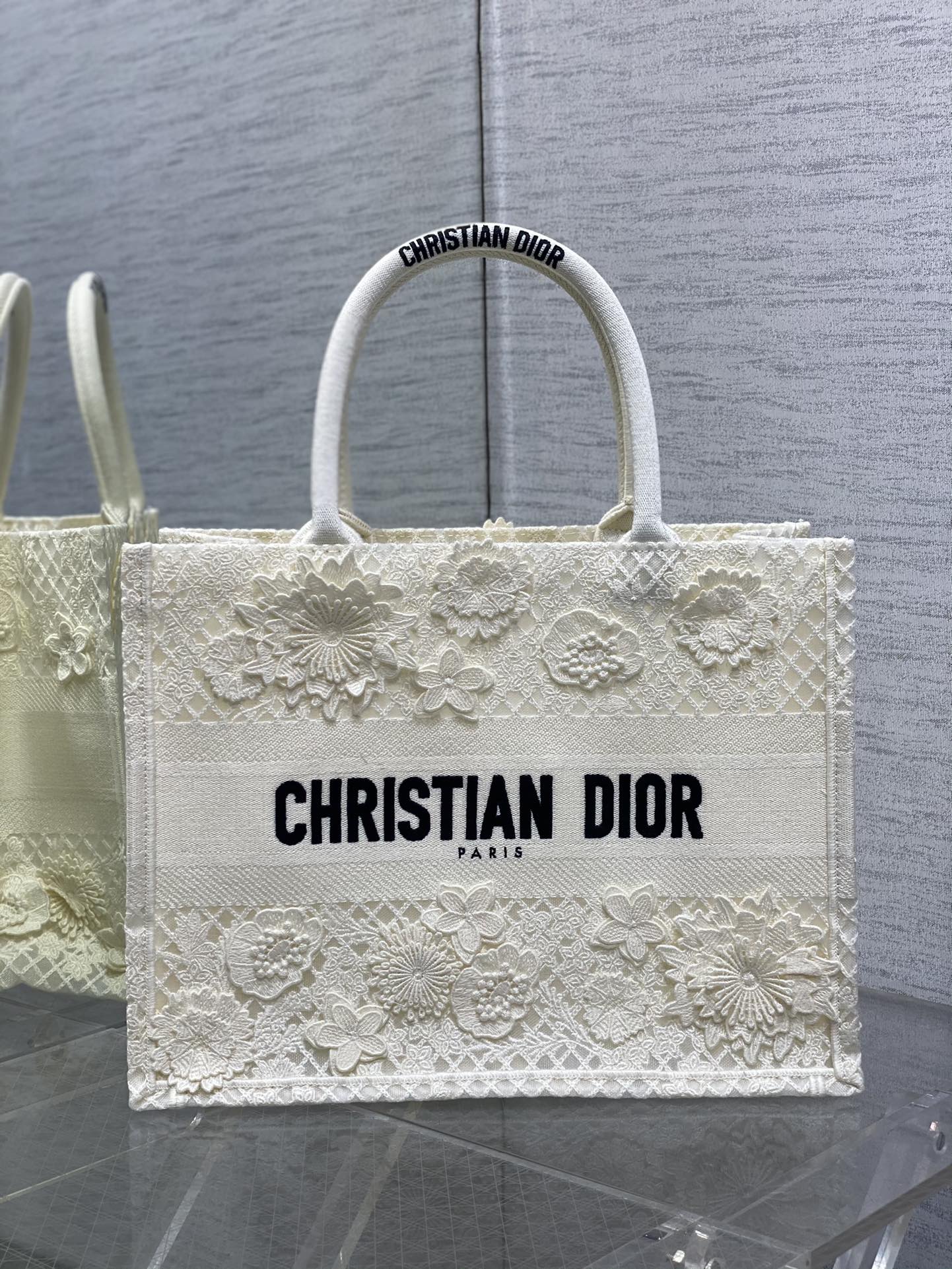 Dior embroidered tote bag medium