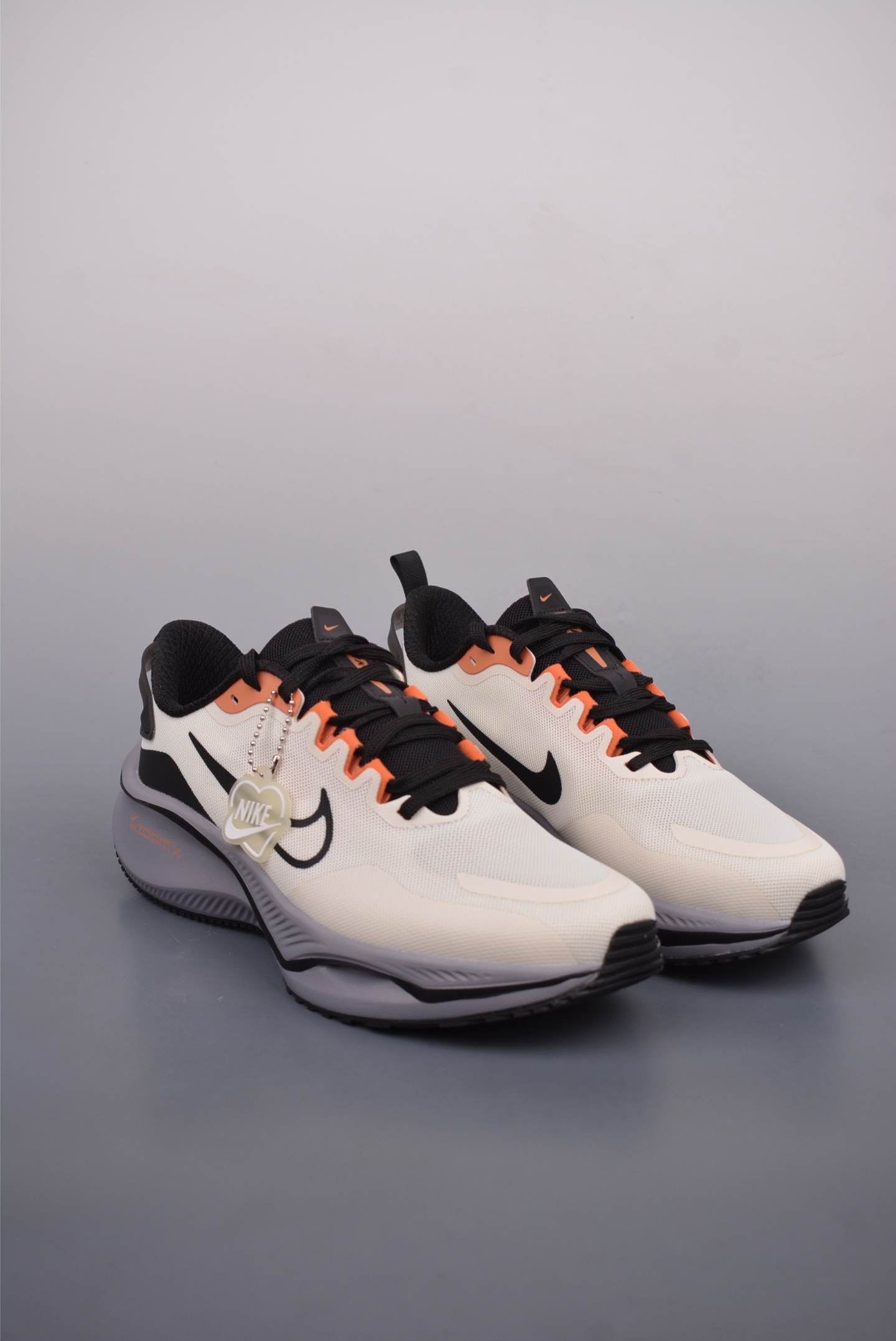 NIKE SB Zoom X Beige Black