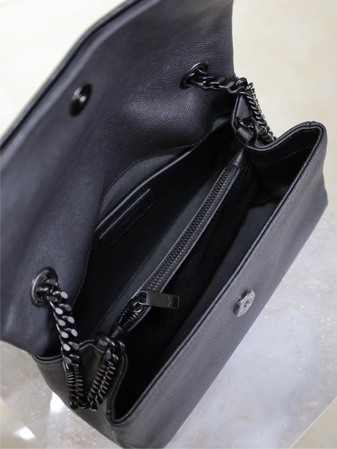 Yves Saint Laurent West Hollywood Chain Bag 738820