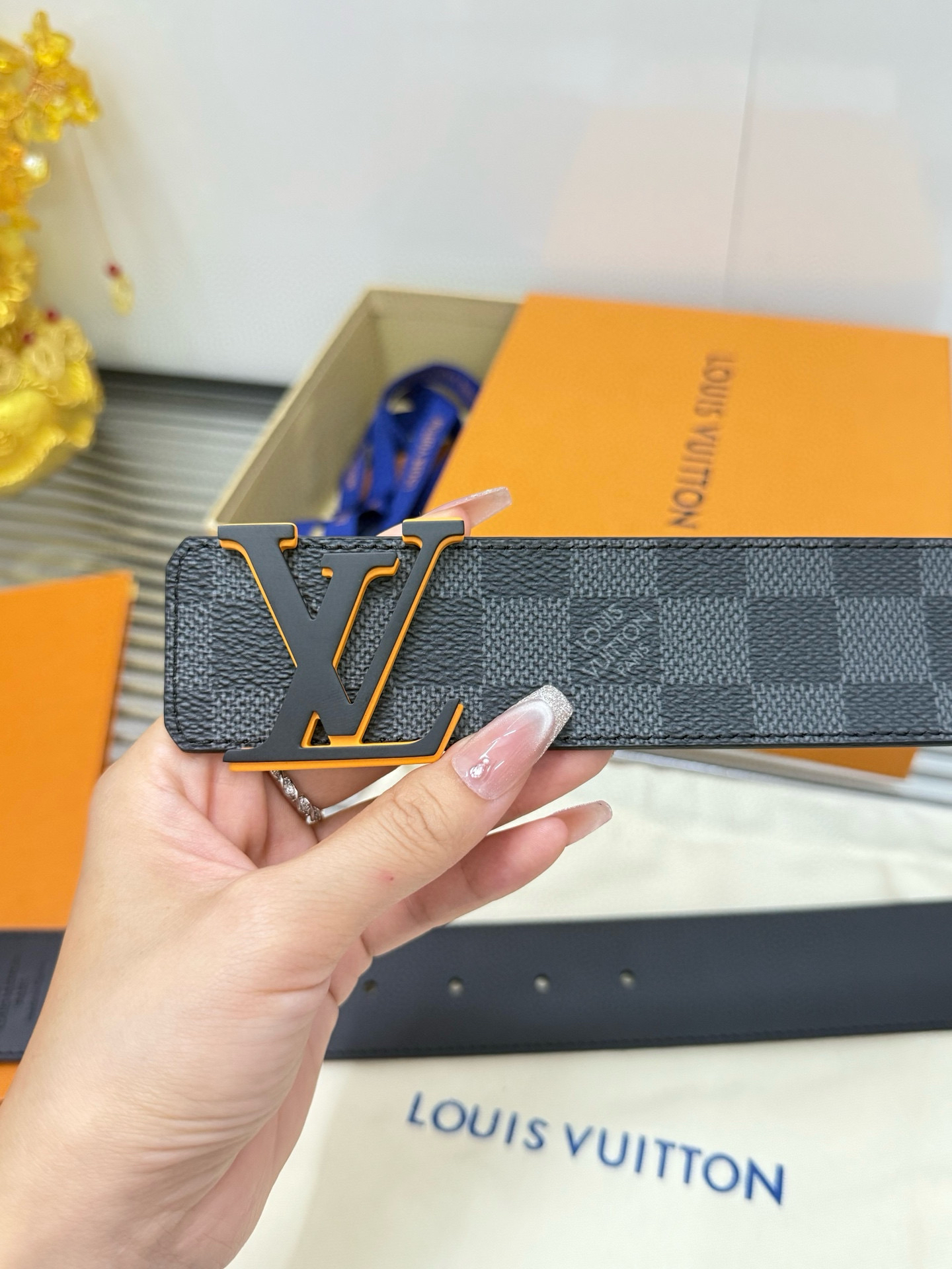 Louis Vuitton Classic Black Belt for Men, 4CM Width