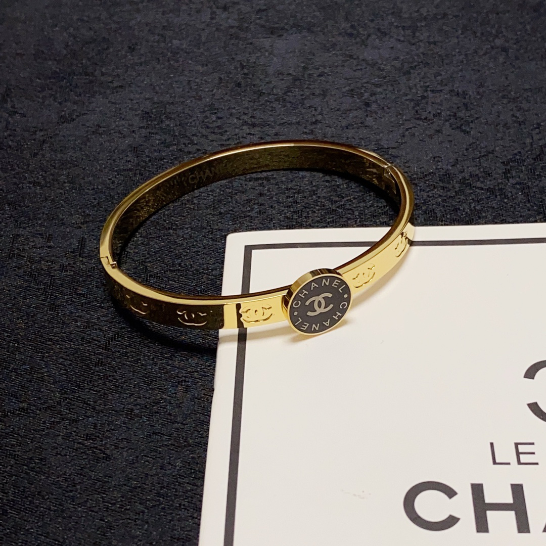 Chanel narrow engraved letter bracelet