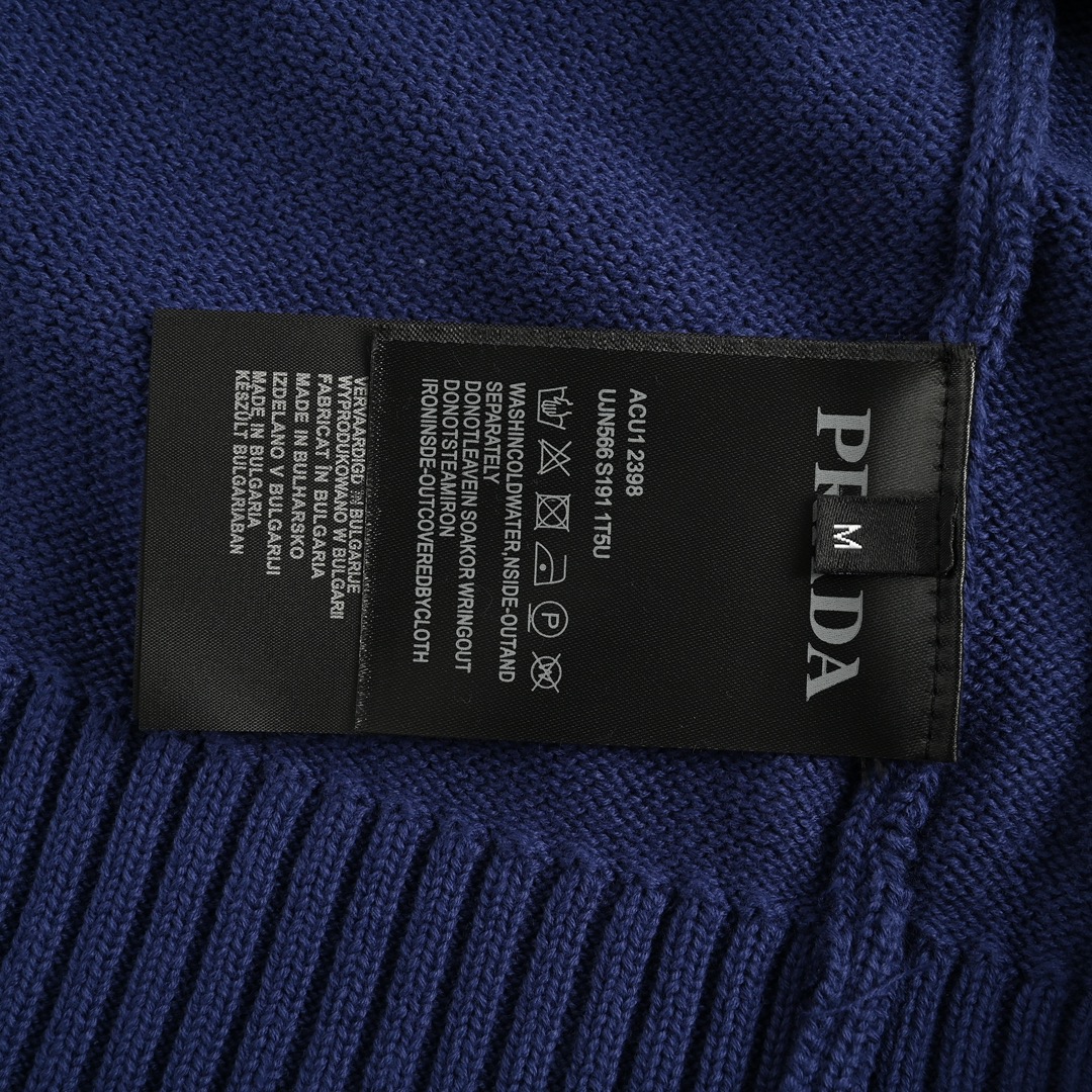 Prada 24Fw chest floral lettering half-zip sweater