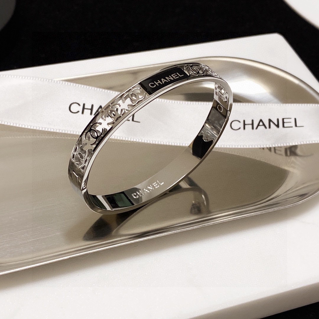Chanel hollow bracelet