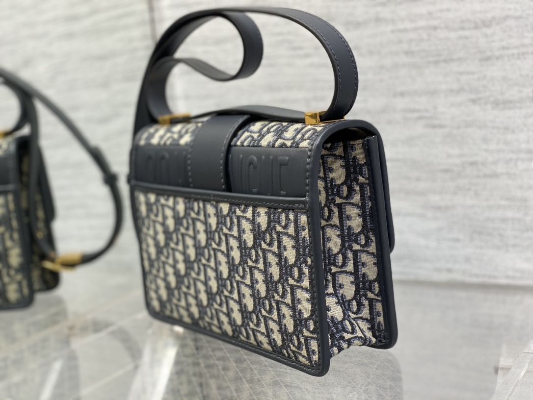 Dior Montaigne 30 monogram chain bag
