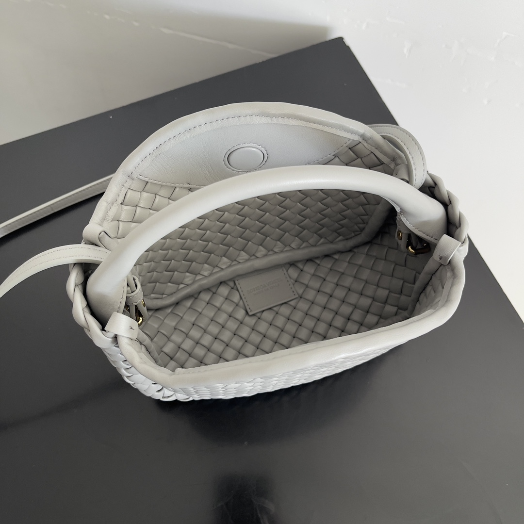 Bottega Veneta Cobble Mini Bag 805739