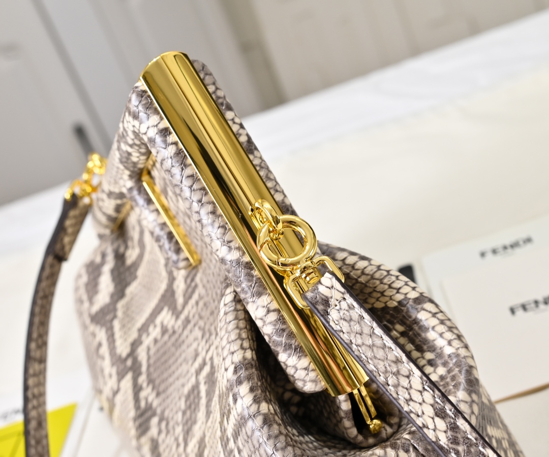 FENDI First Shoulder Bag 80016