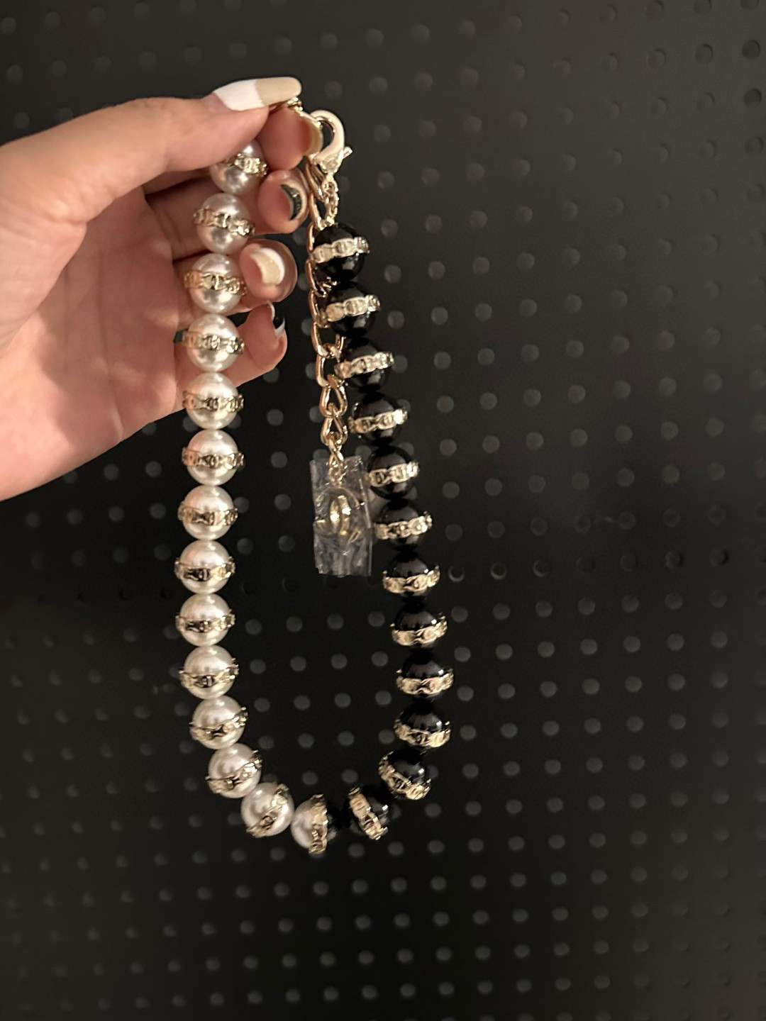 Chanel black and white pearl necklace