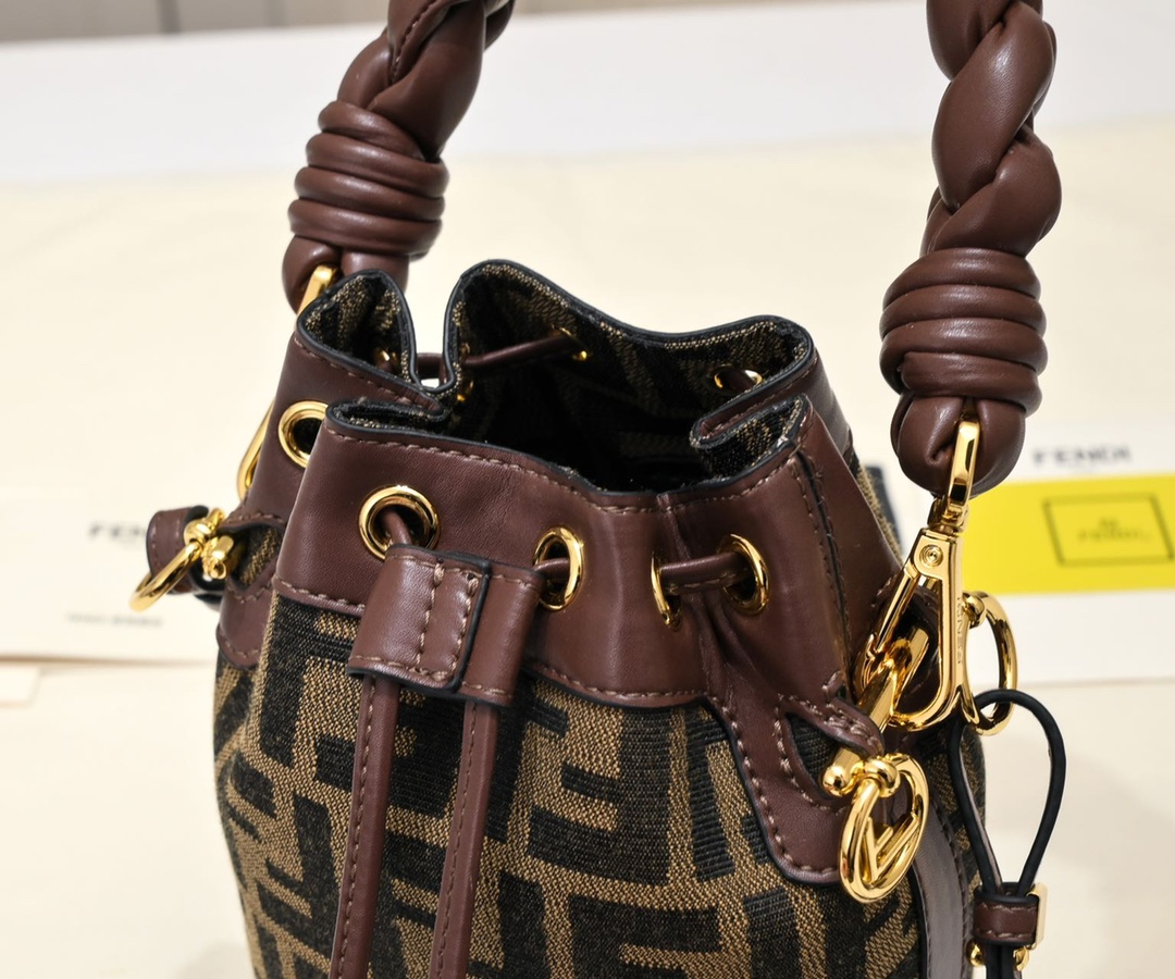 FENDI Braided Handle Bucket Bag 0189