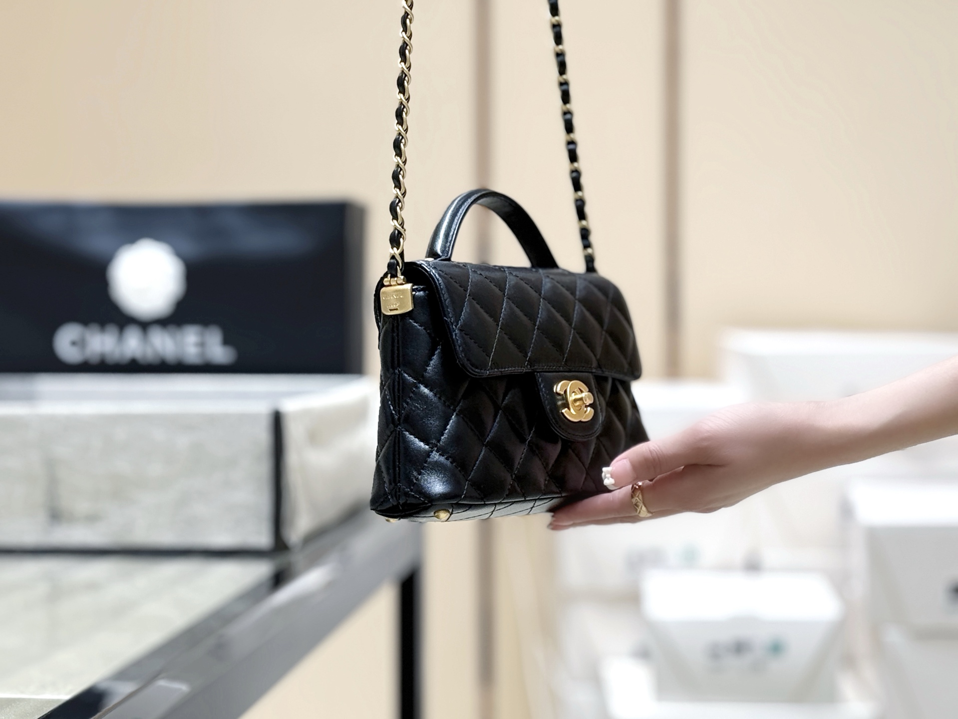 Chanel 25P Spring/Summer Preview Series Horizontal Kelly Handle Bag AS5354 00118