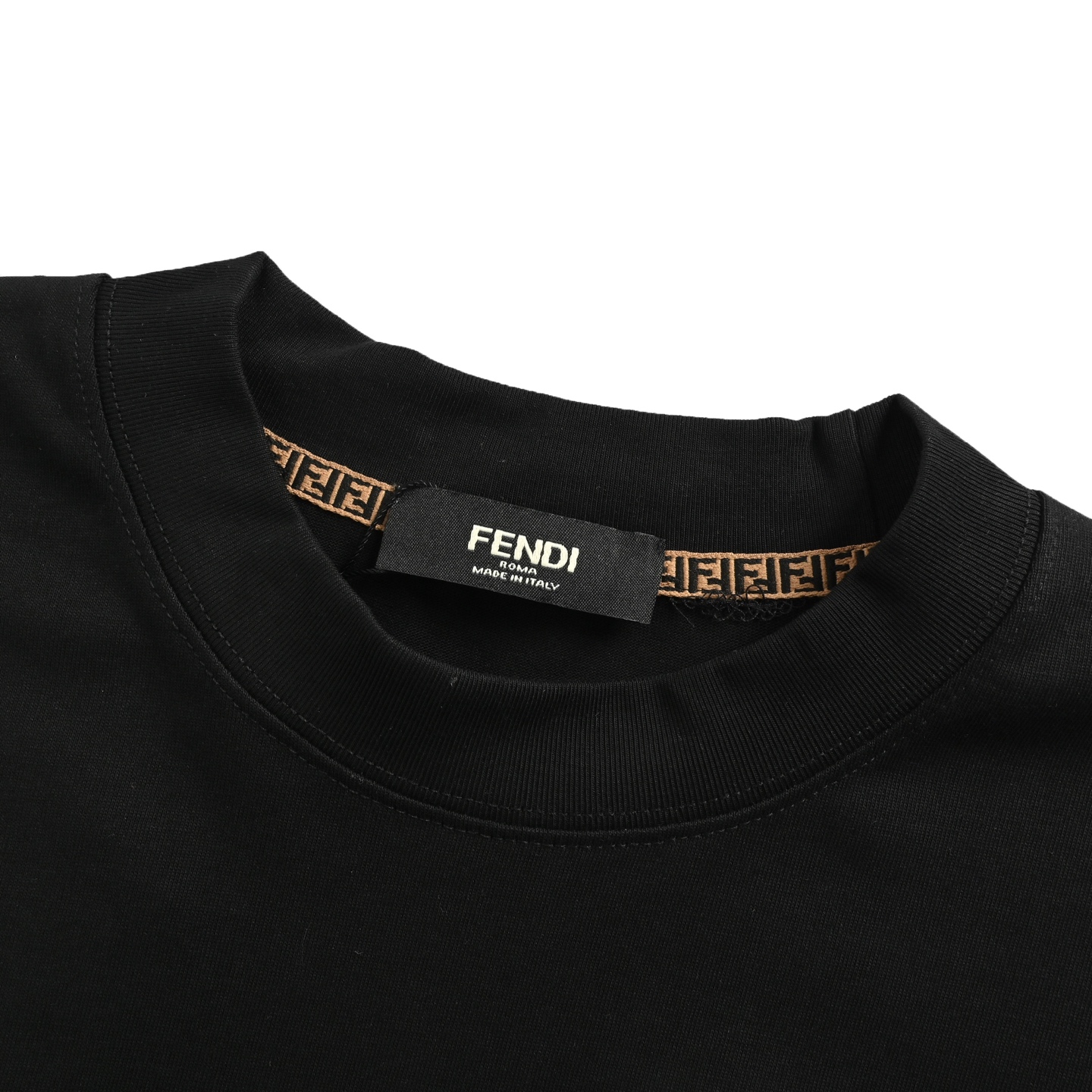 Fendi 25ss rendered lettering logo printed short sleeves