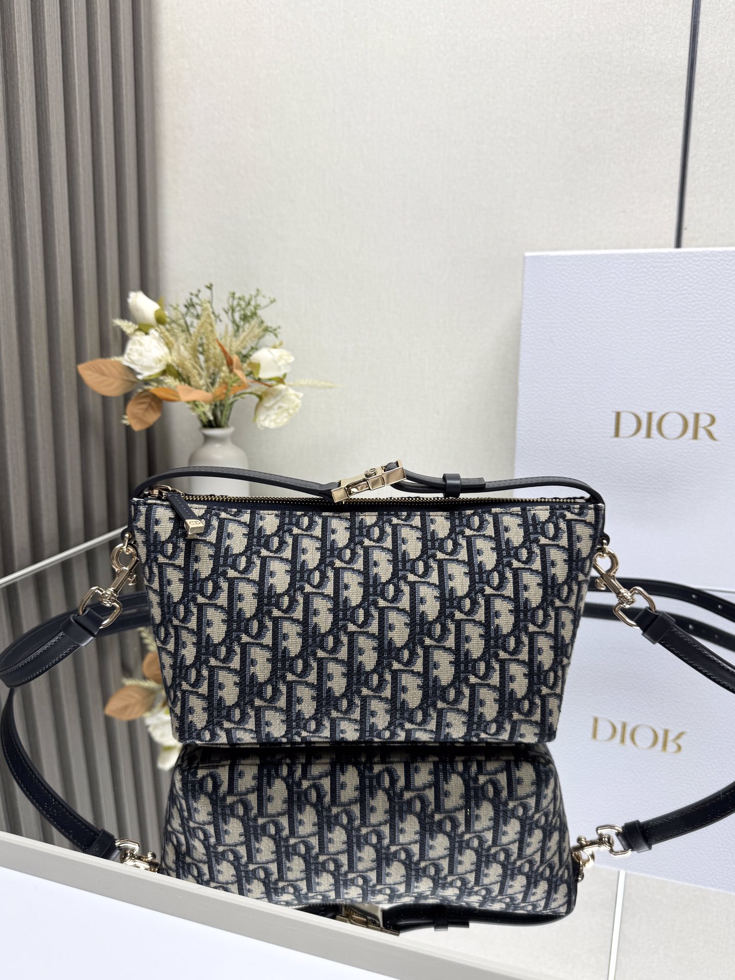 Dior Natural Color Series Old Flower Embroidered Handbag 5554