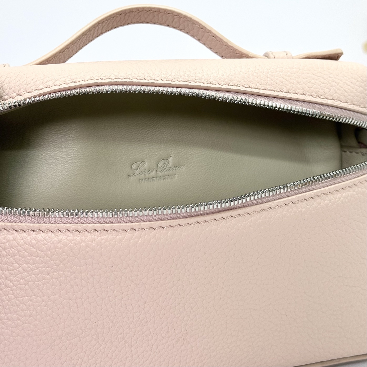 Loro Piana Extra poet L19 Clutch FAI8393