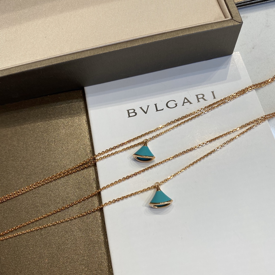 Bulgari natural turquoise fan-shaped necklace